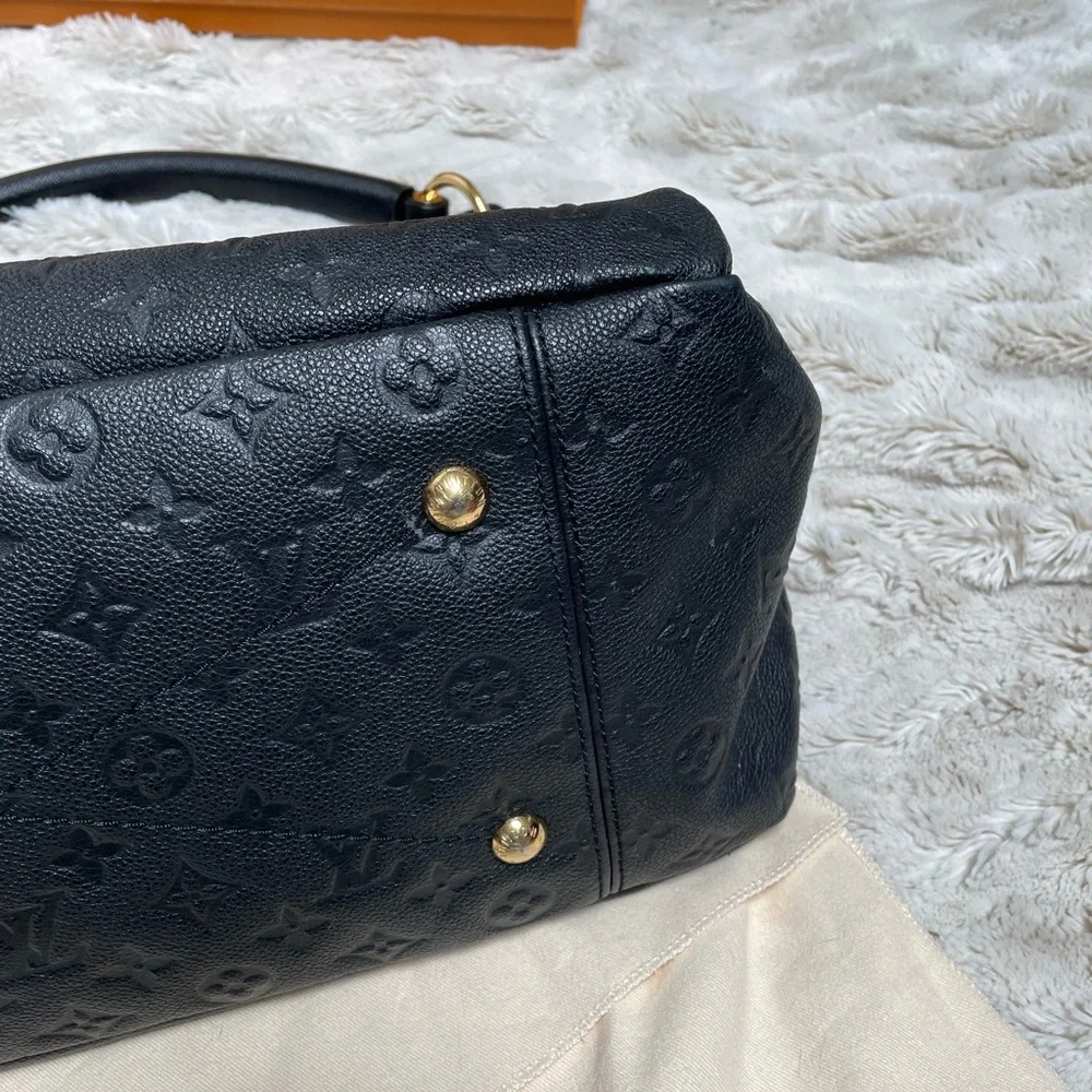 LV Empreinte artsy bag hobo monogram black noir braided handle Louis Vuitton